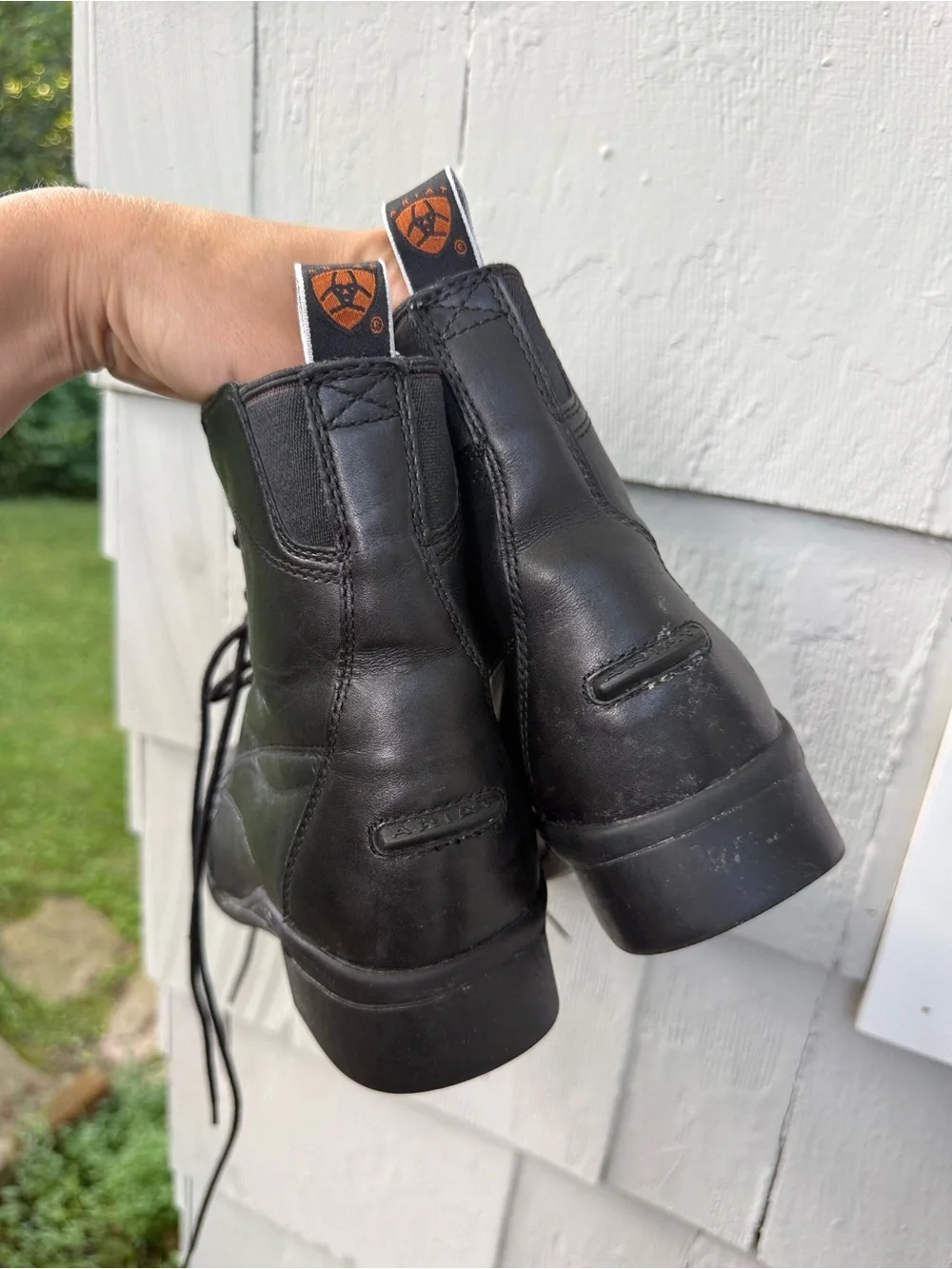 Ariat youth 4 Black Leather Lace-Up Riding Boots
